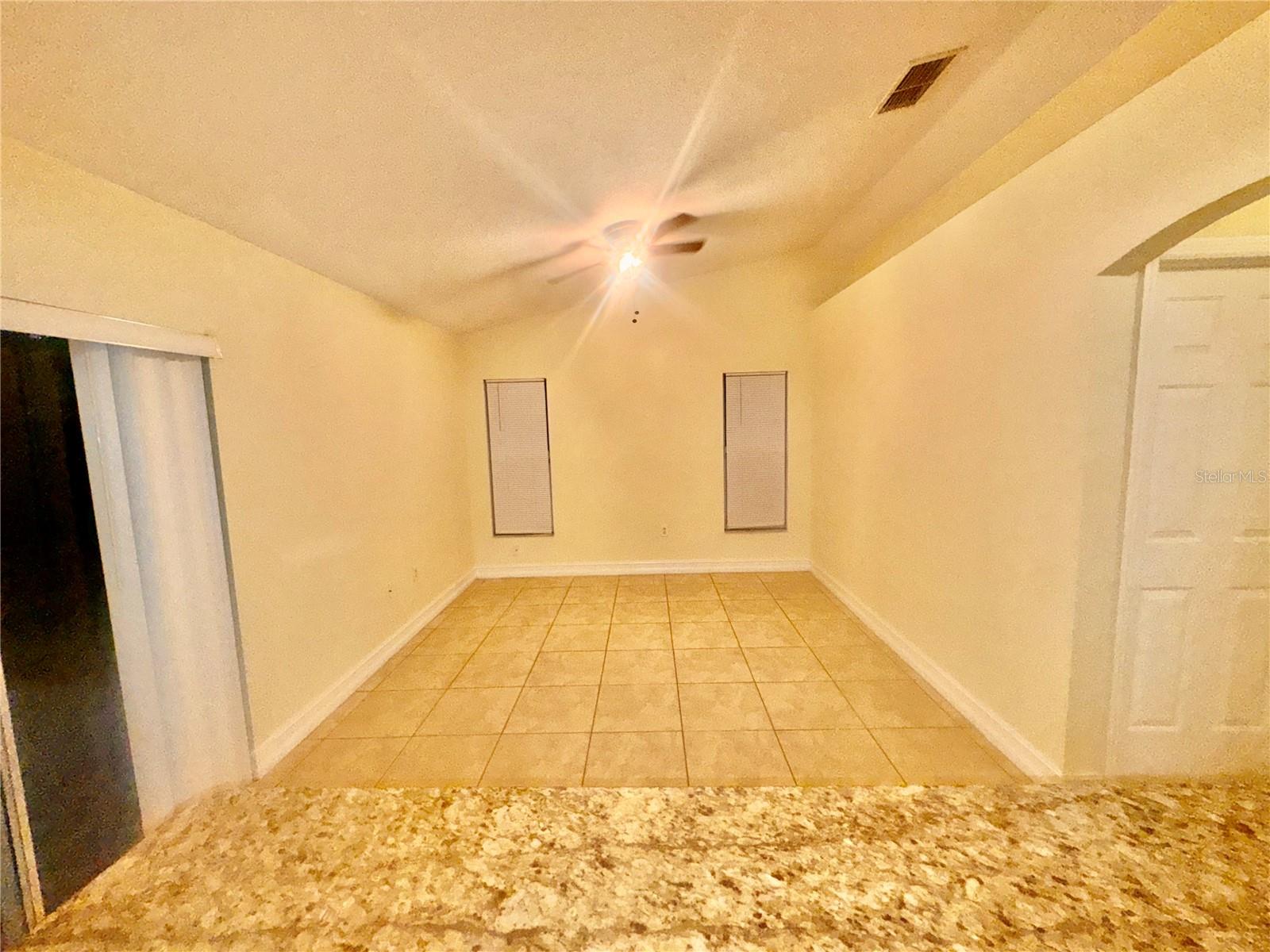 Image 10 of 29 For 909 Gateshead Court