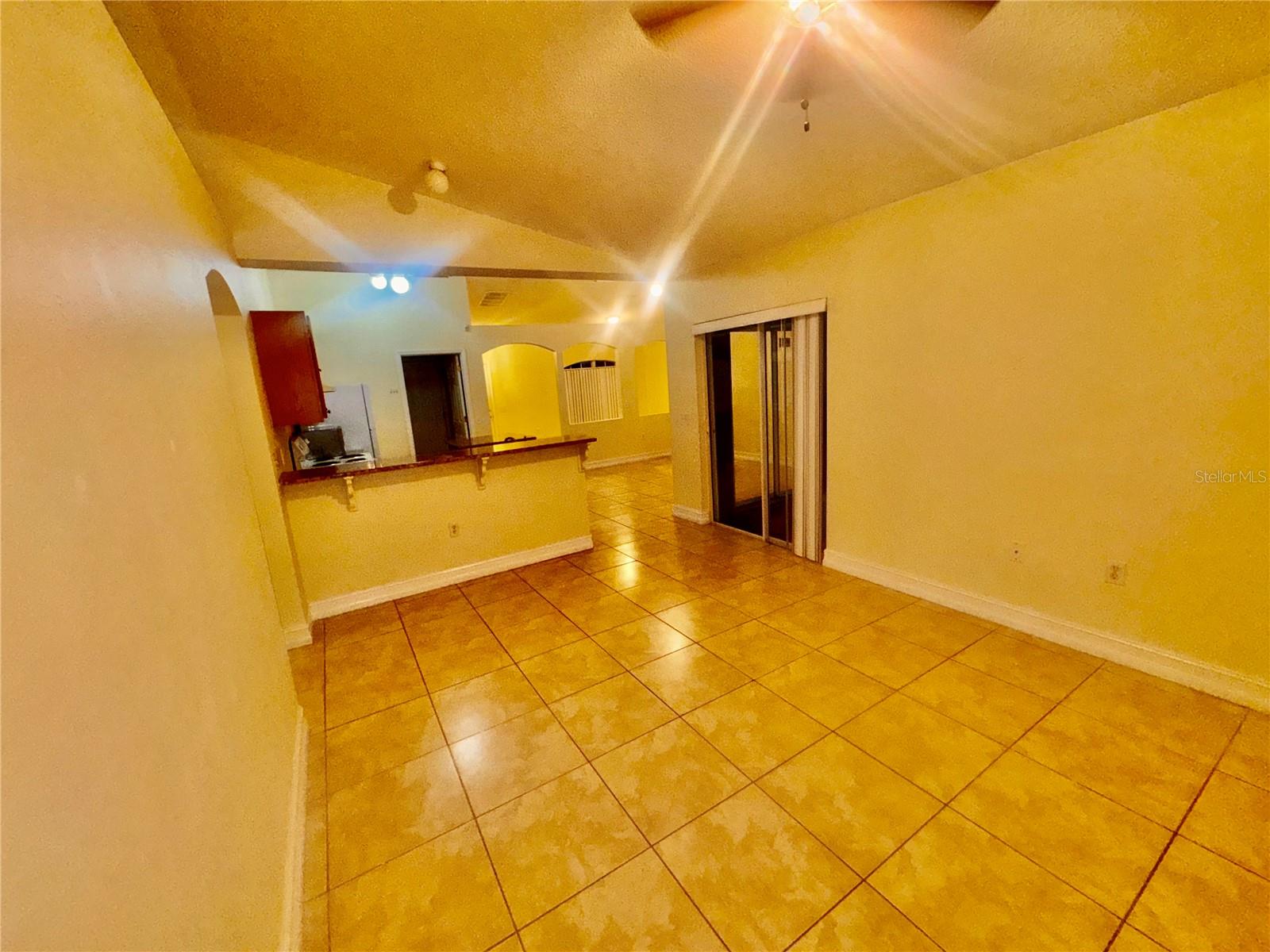 Image 12 of 29 For 909 Gateshead Court