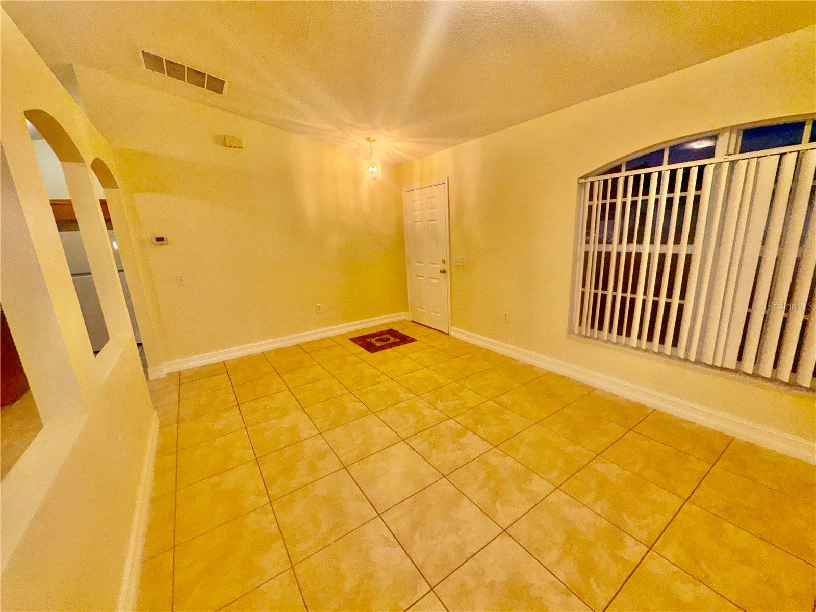 Image 2 of 29 For 909 Gateshead Court