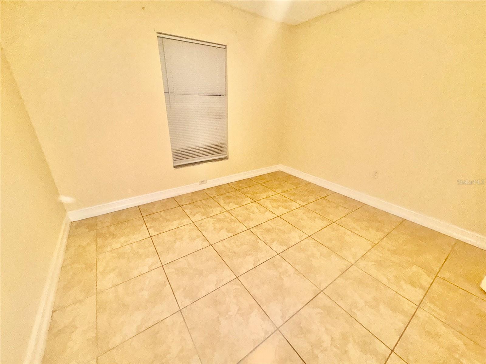 Image 20 of 29 For 909 Gateshead Court