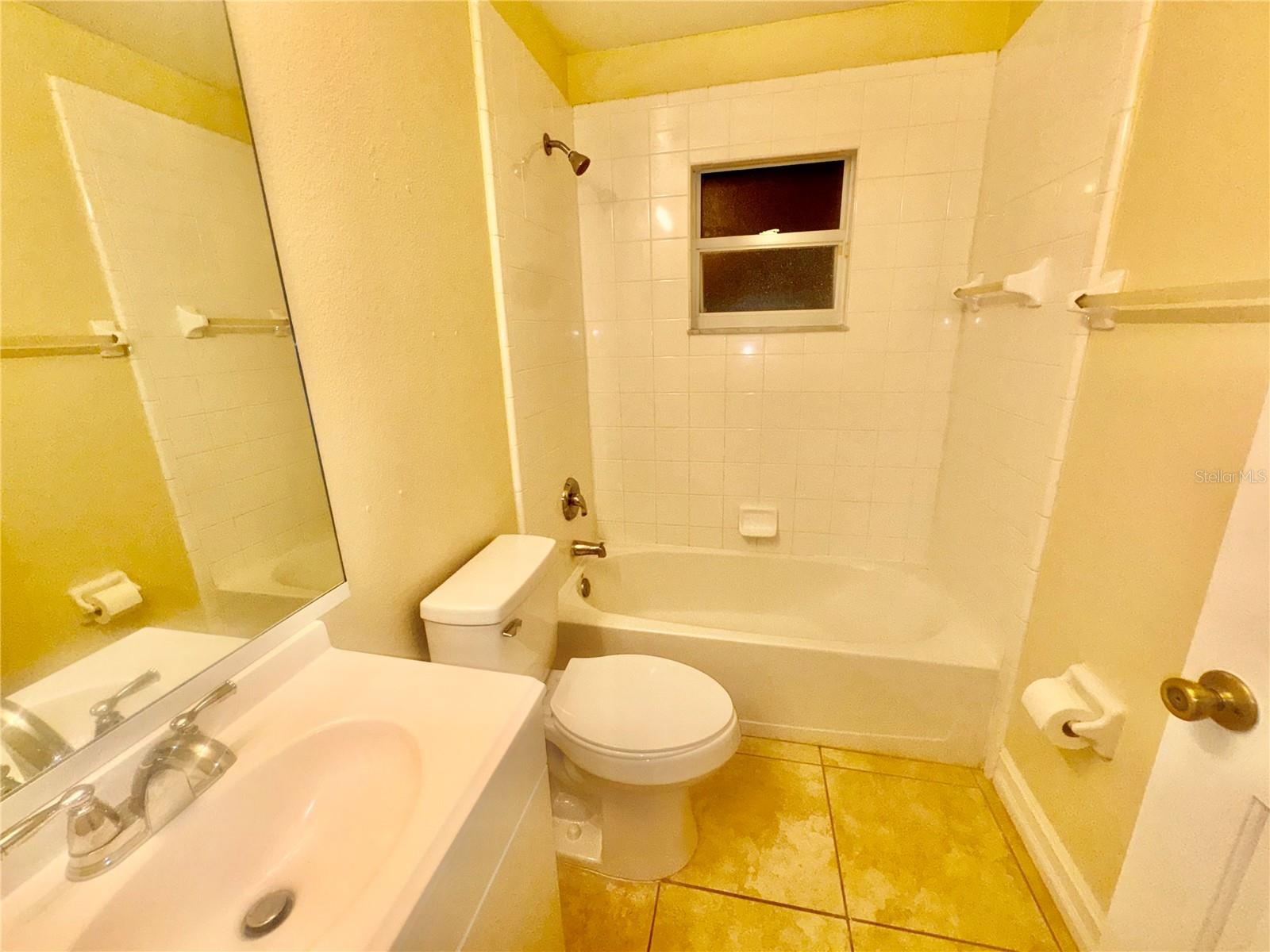 Image 23 of 29 For 909 Gateshead Court