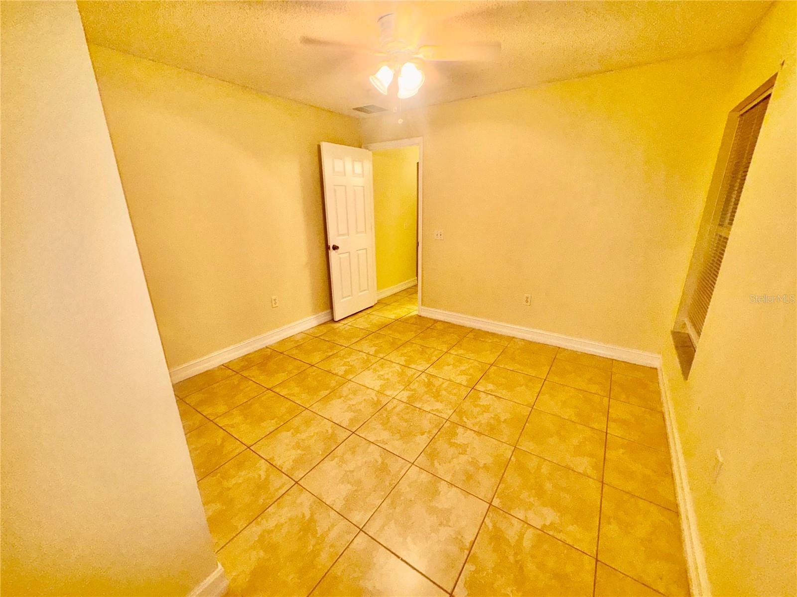 Image 25 of 29 For 909 Gateshead Court