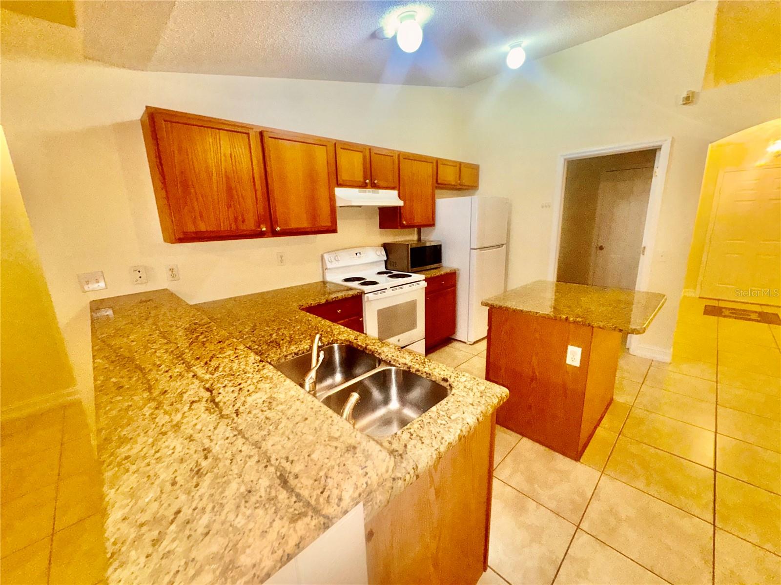 Image 8 of 29 For 909 Gateshead Court