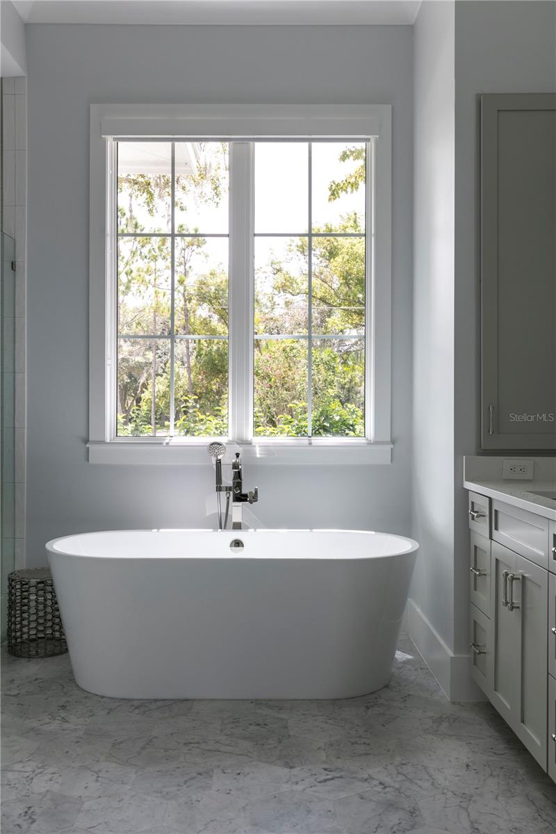 Image 14 of 19 For 84 Oakdale St