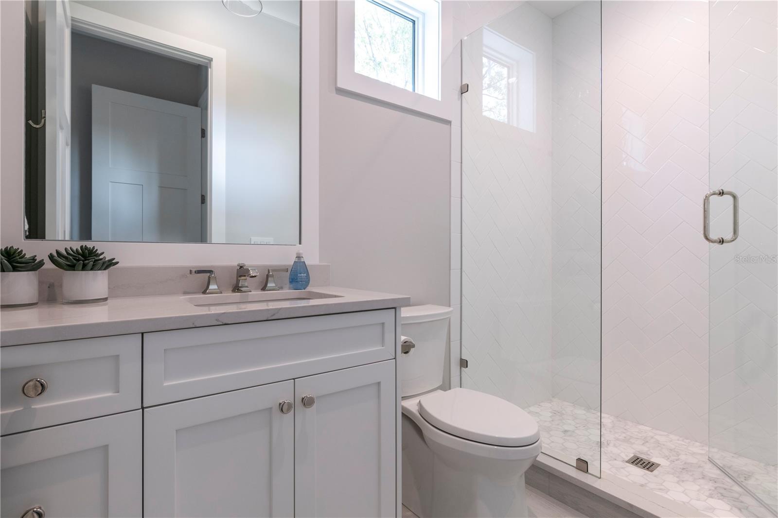 Image 18 of 19 For 84 Oakdale St