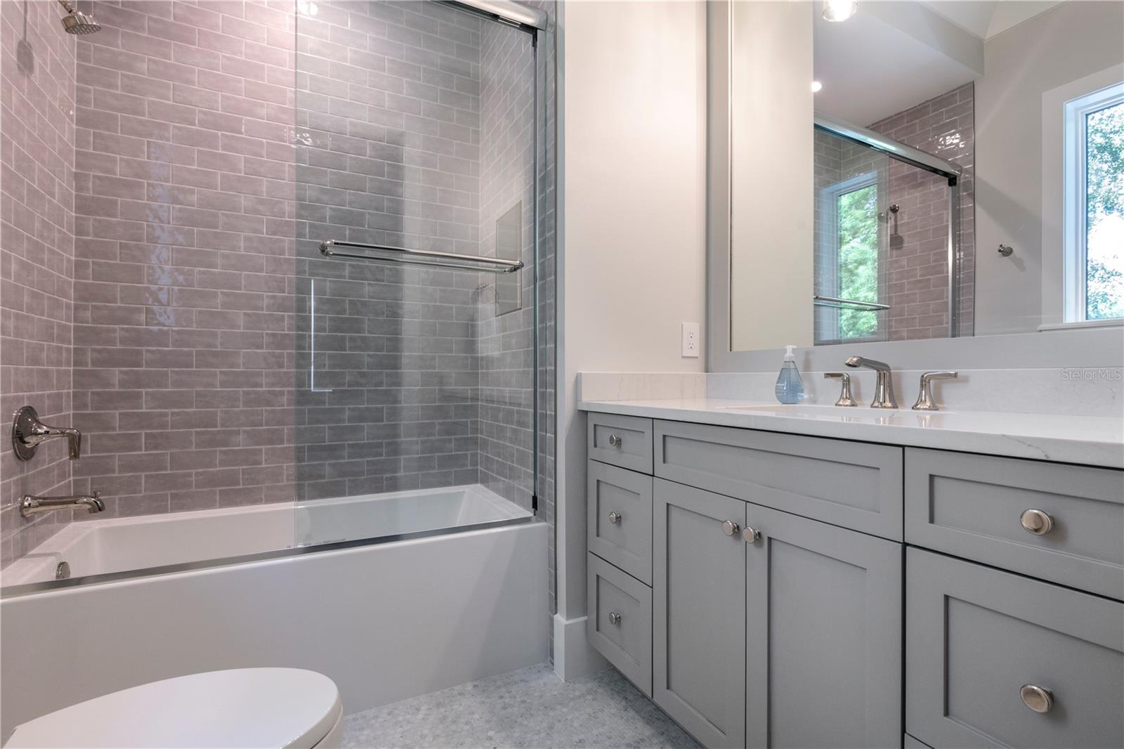 Image 19 of 19 For 84 Oakdale St