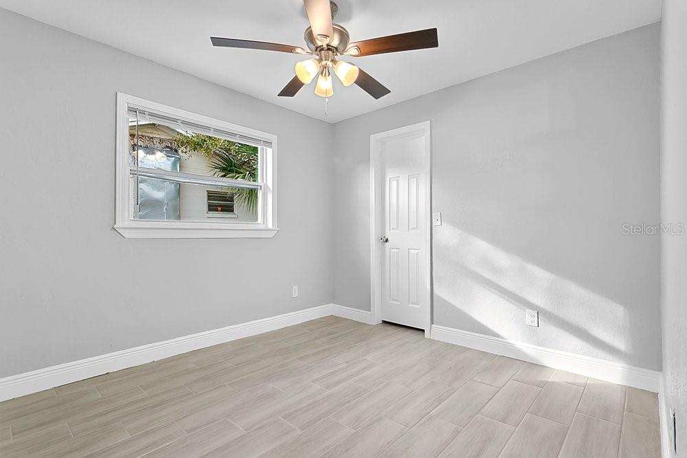 Image 17 of 33 For 4823 Kathy Jo Terrace