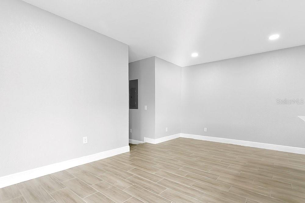 Image 20 of 33 For 4823 Kathy Jo Terrace