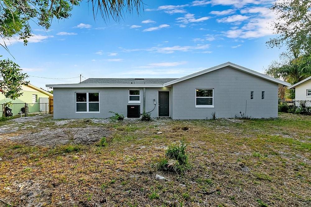 Image 25 of 33 For 4823 Kathy Jo Terrace