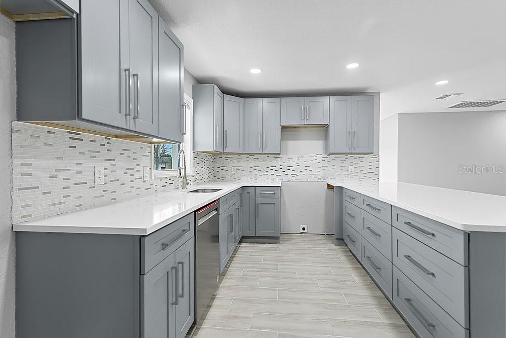 Image 7 of 33 For 4823 Kathy Jo Terrace