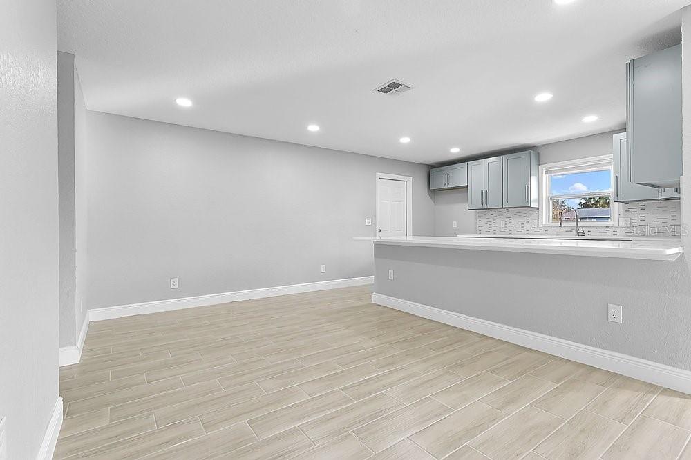 Image 9 of 33 For 4823 Kathy Jo Terrace