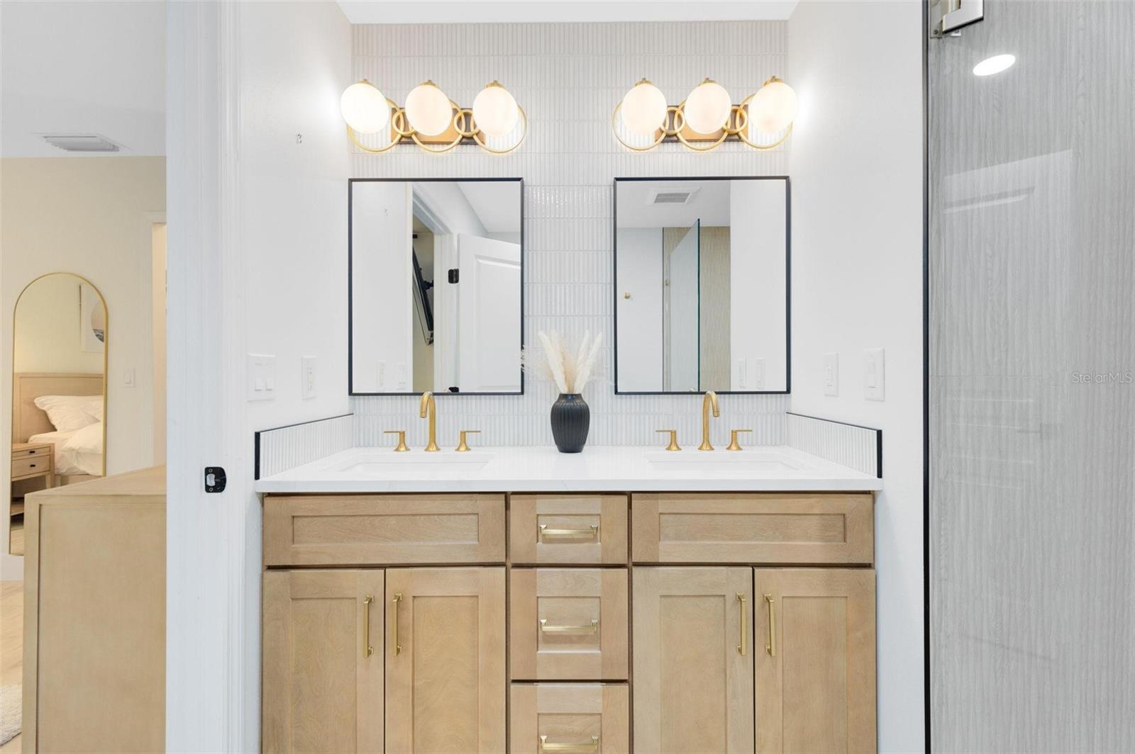 Image 16 of 33 For 830 Hope Avenue