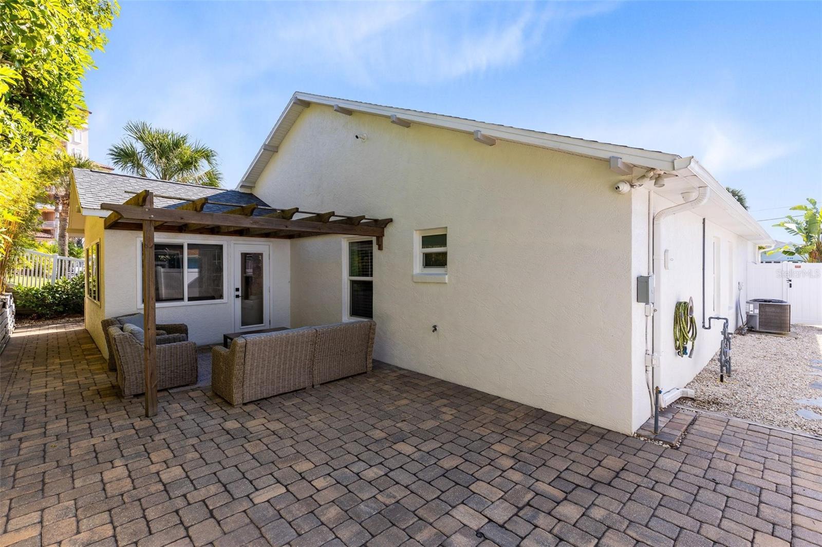 Image 27 of 33 For 830 Hope Avenue