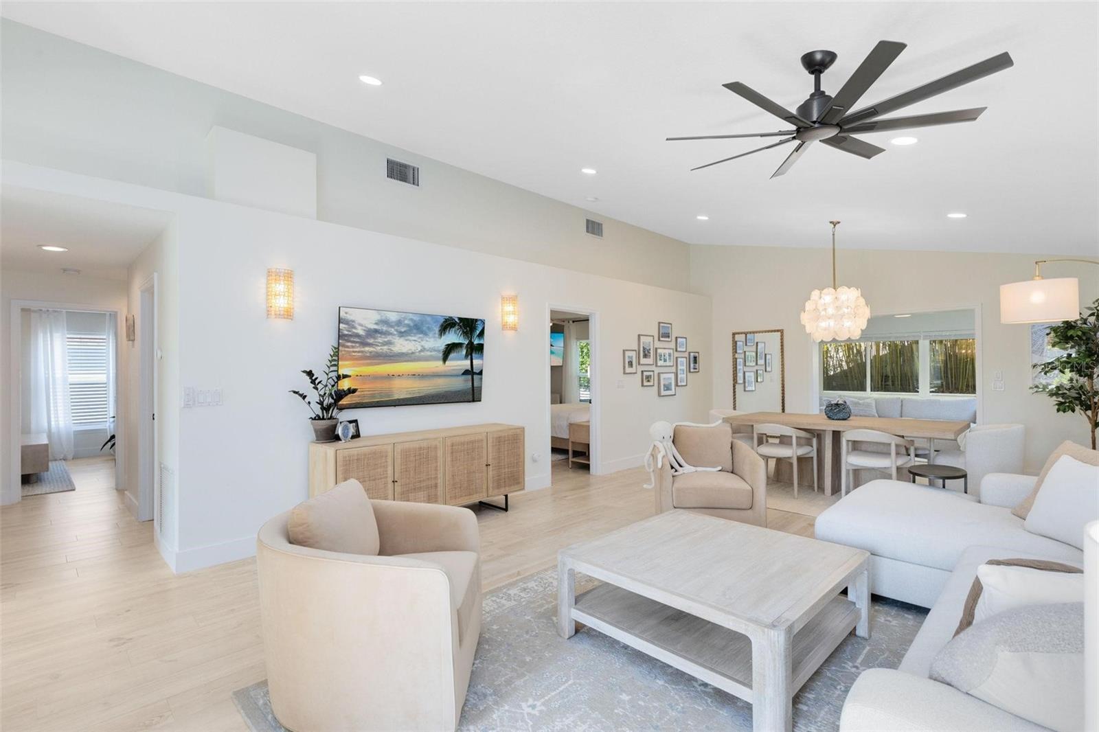 Image 3 of 33 For 830 Hope Avenue