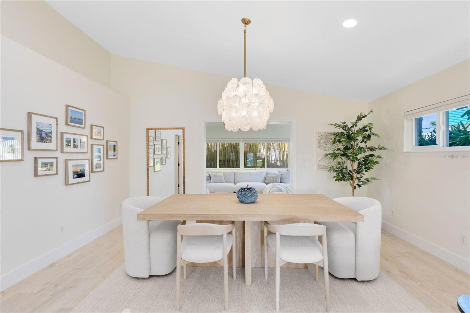 Image 7 of 33 For 830 Hope Avenue