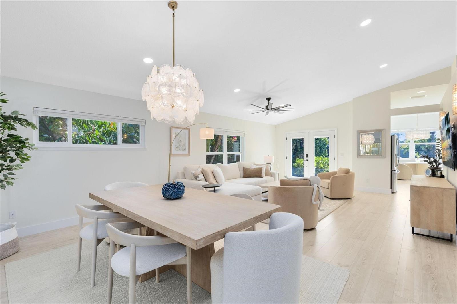 Image 8 of 33 For 830 Hope Avenue