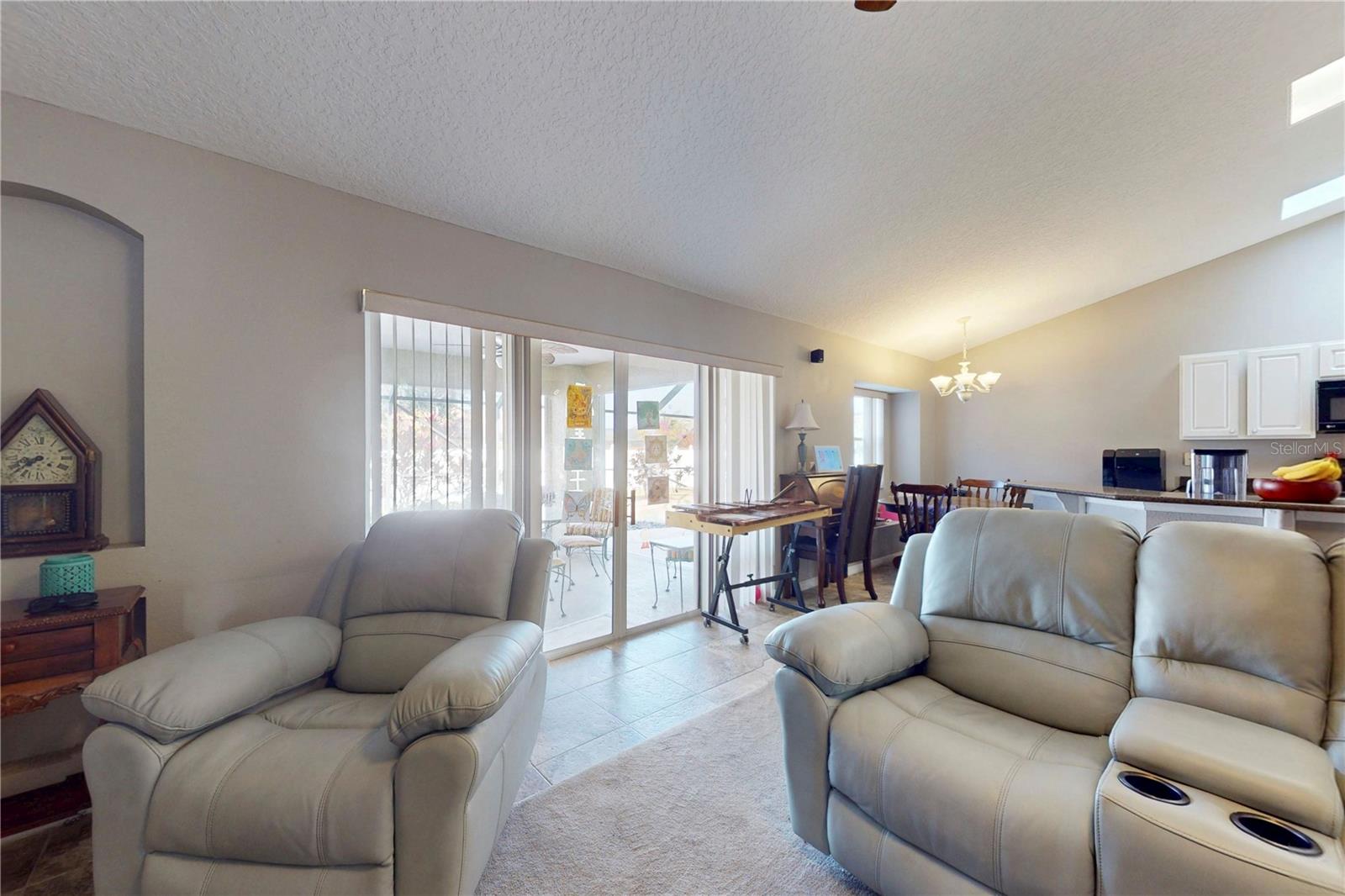 Image 17 of 80 For 3522 Twelve Oaks Cir