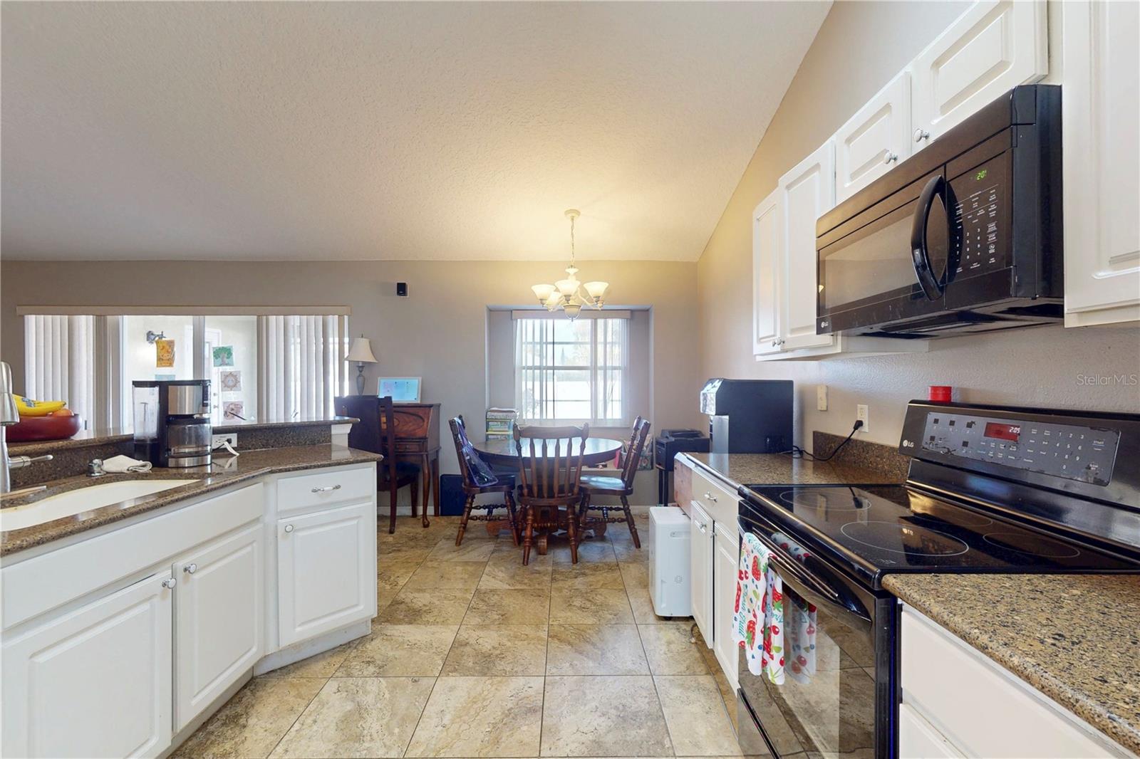 Image 25 of 80 For 3522 Twelve Oaks Cir