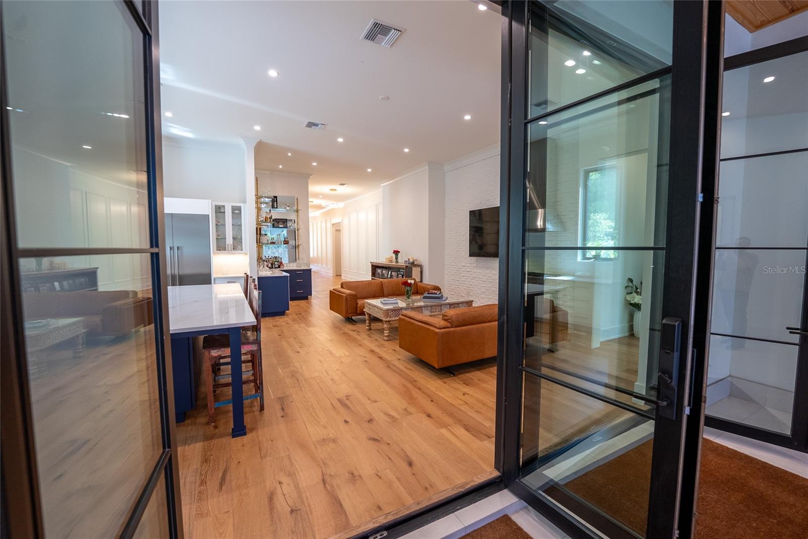 Image 21 of 51 For 1220 Delaney Park Drive