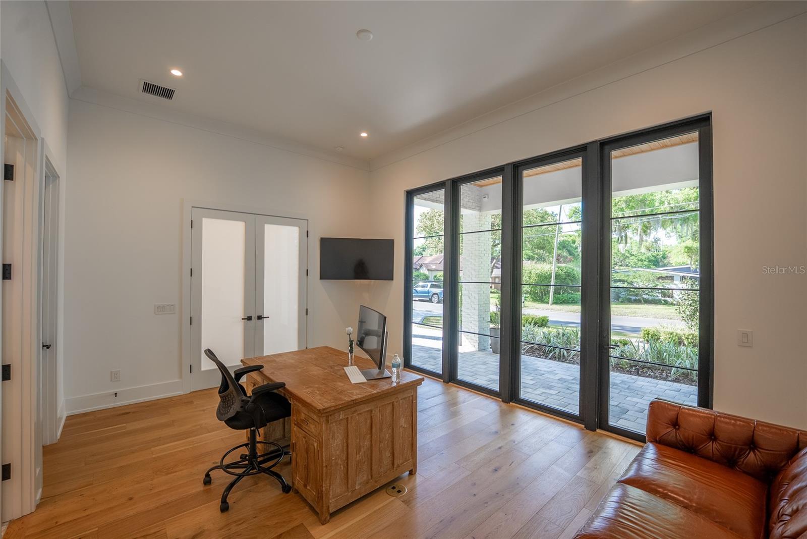 Image 35 of 51 For 1220 Delaney Park Drive