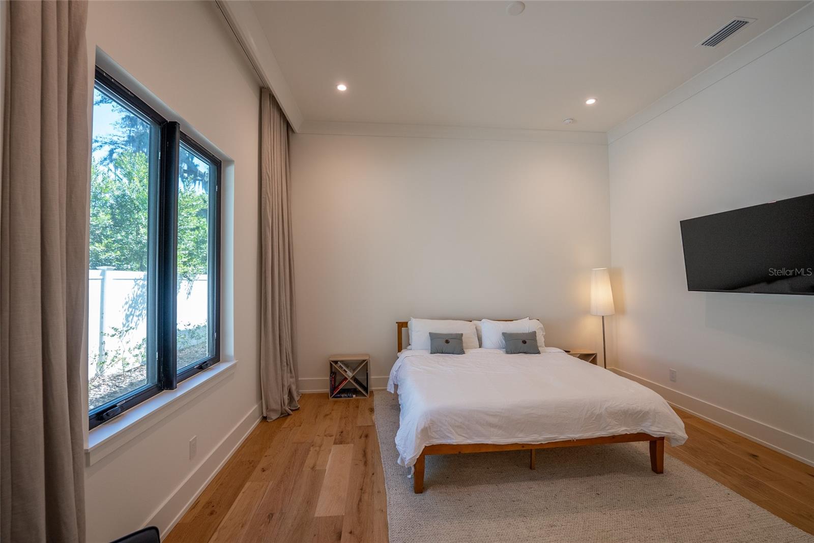 Image 36 of 51 For 1220 Delaney Park Drive