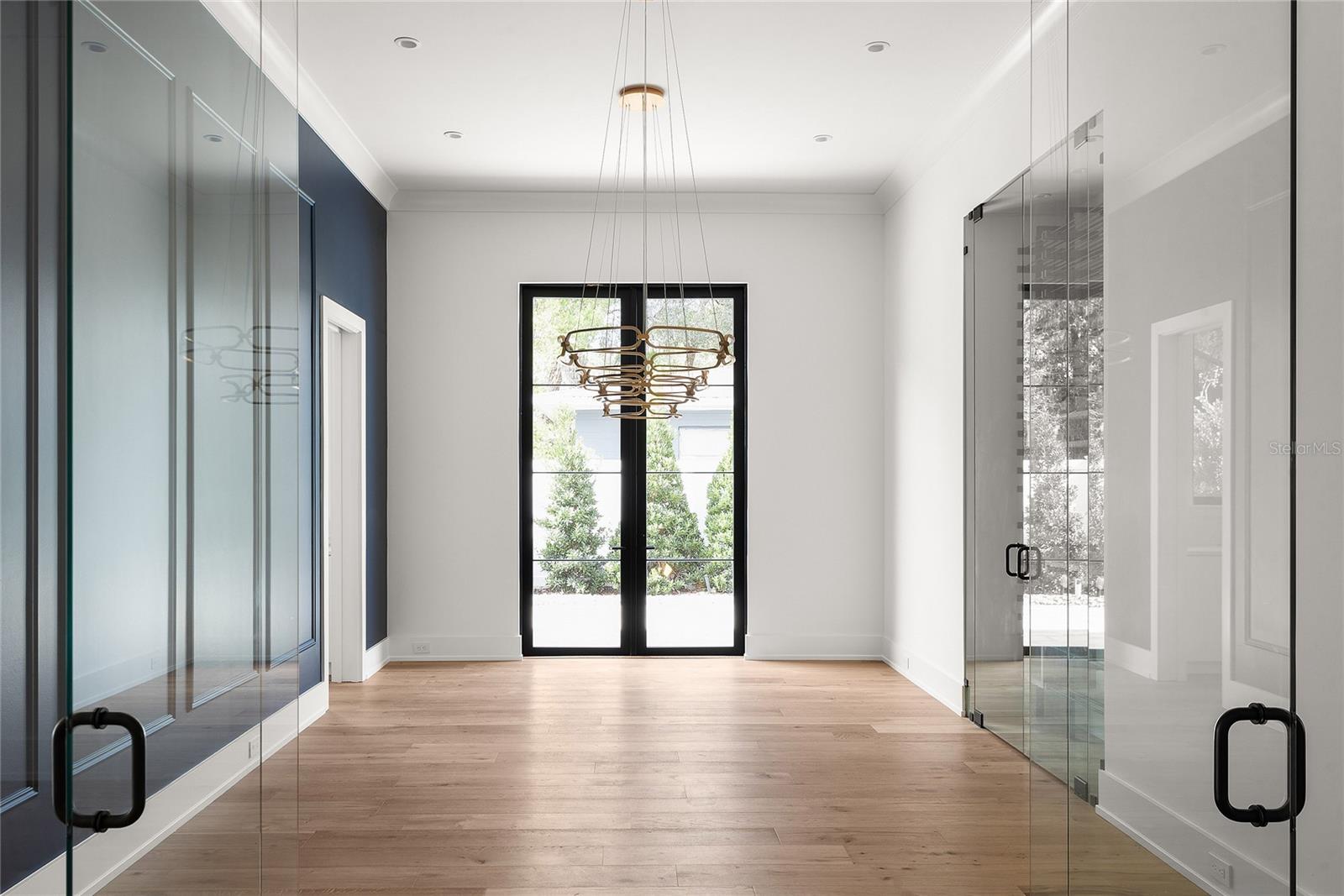 Image 7 of 51 For 1220 Delaney Park Drive