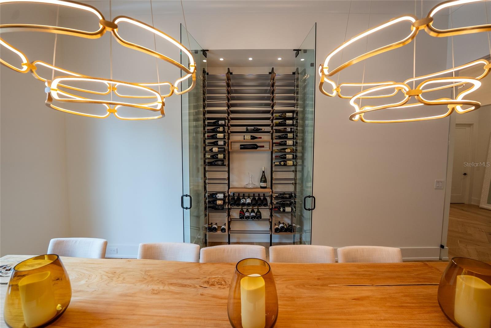 Image 9 of 51 For 1220 Delaney Park Drive