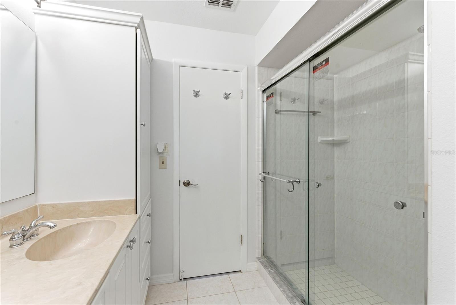 Image 15 of 34 For 935 Amy Ridge Court