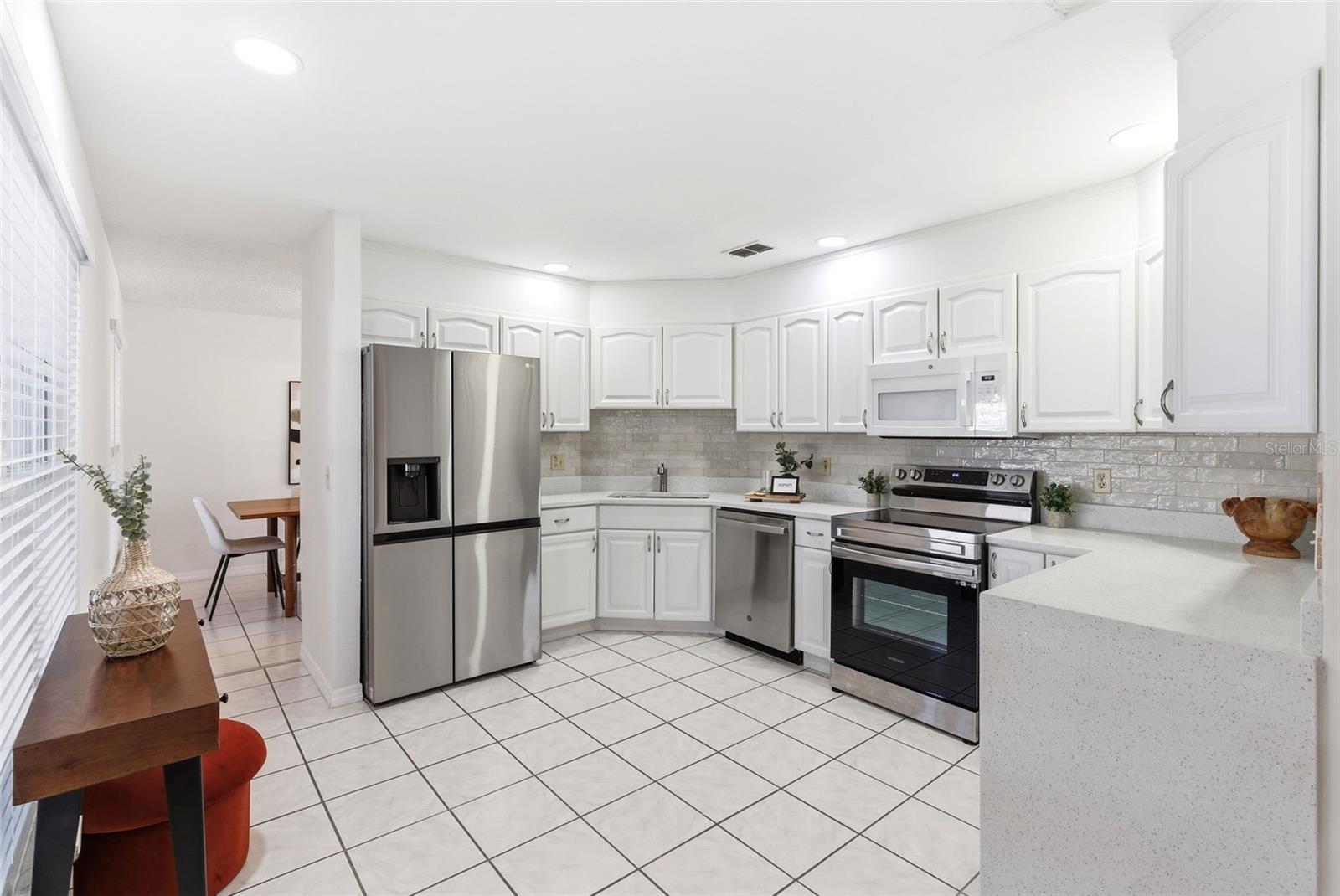 Image 18 of 34 For 935 Amy Ridge Court