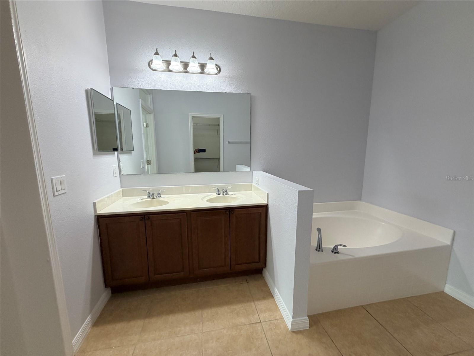 Image 11 of 19 For 1860 Piedmont Court