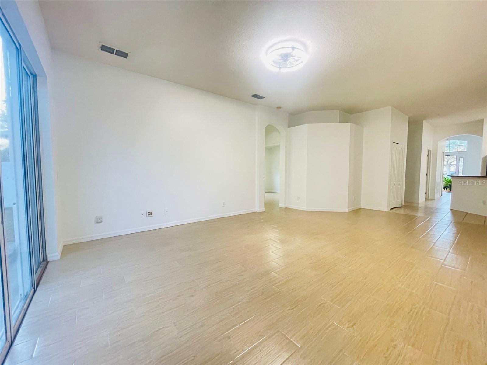 Image 8 of 22 For 2926 Daybreak Drive