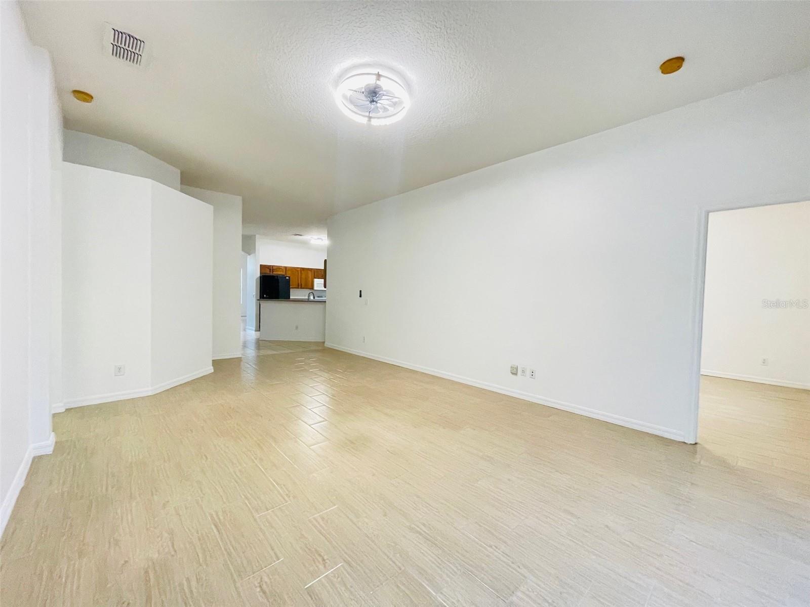 Image 9 of 22 For 2926 Daybreak Drive