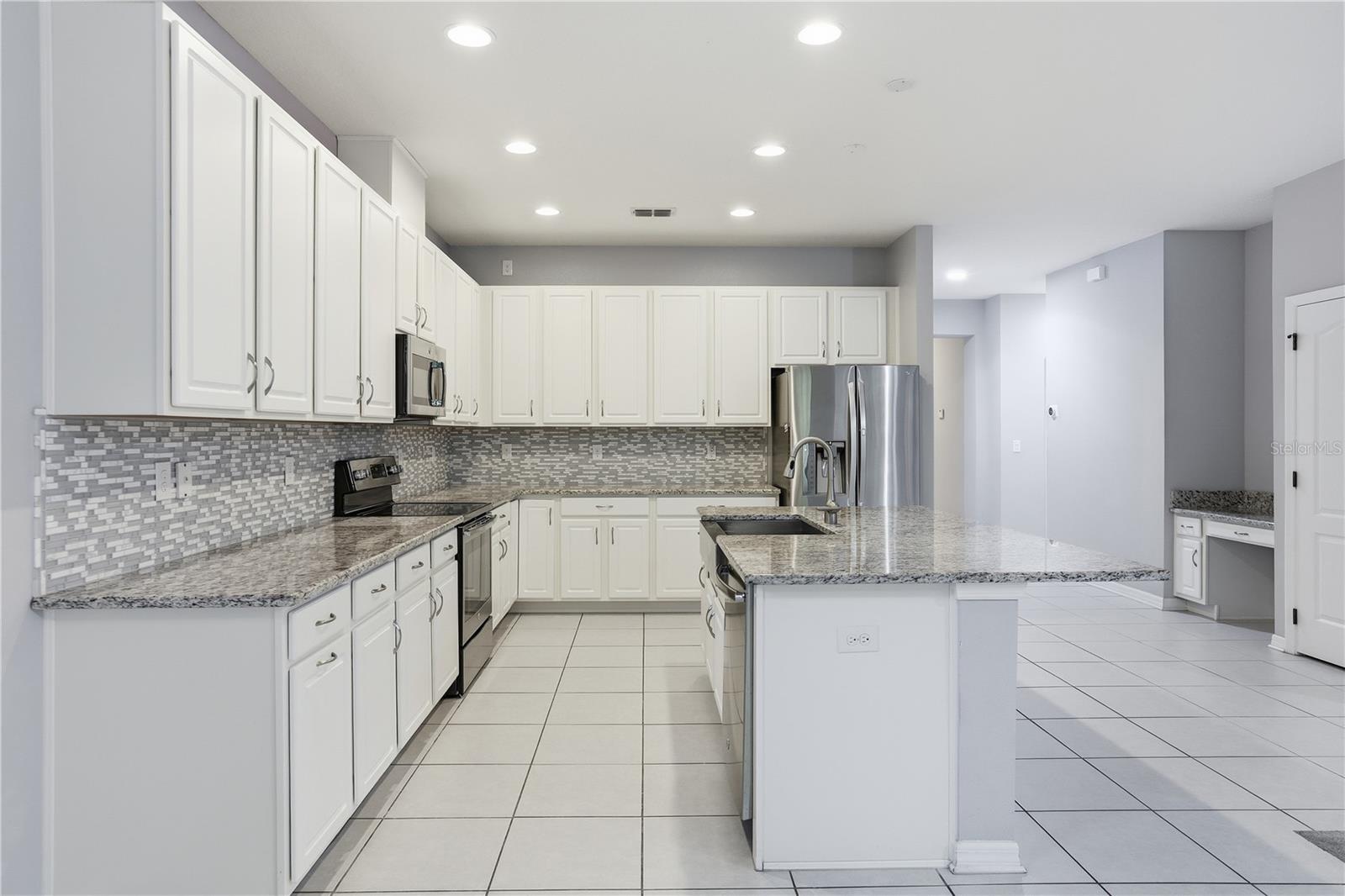 Image 11 of 52 For 4079 Lake Bosse View Drive