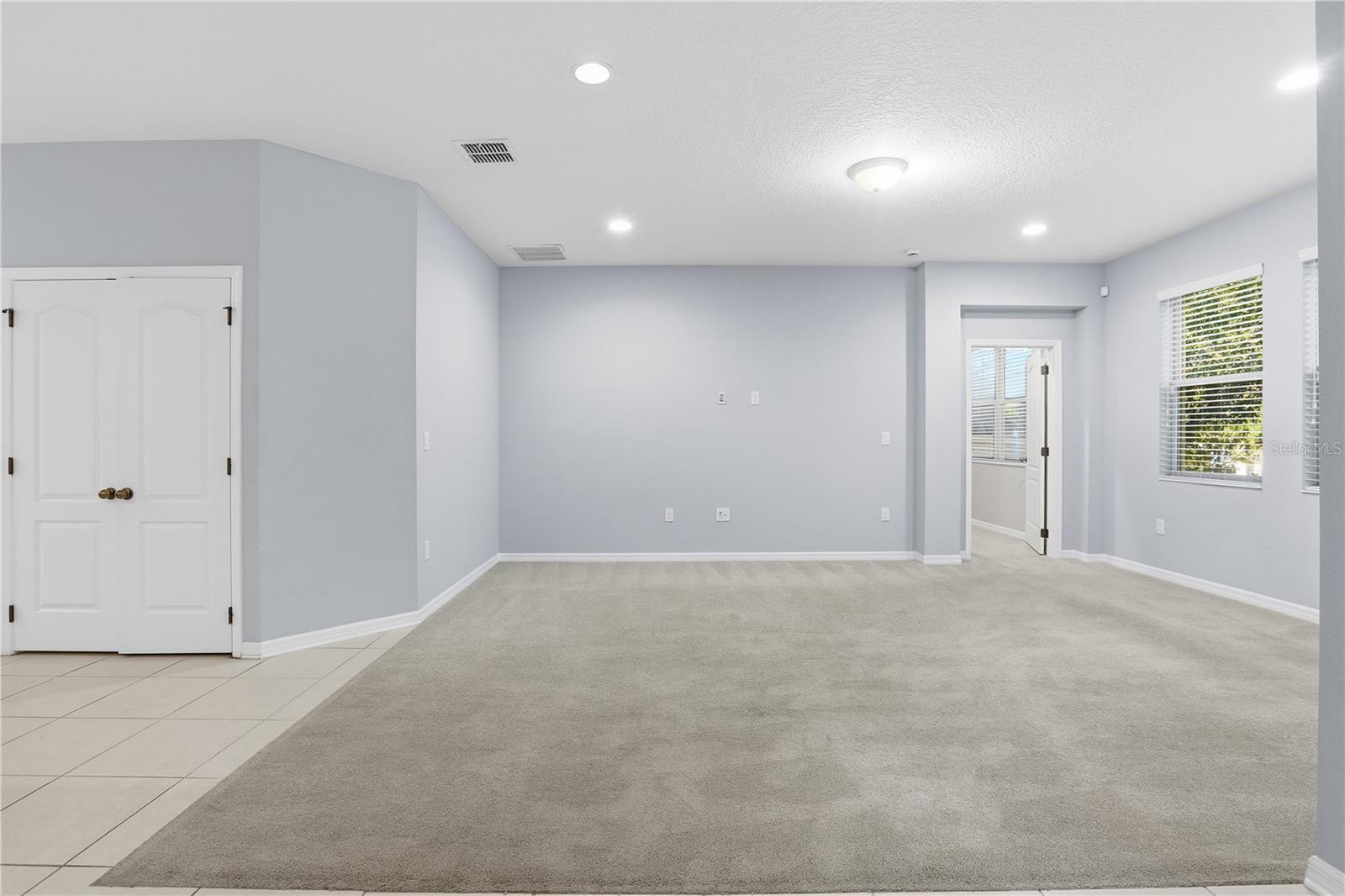 Image 14 of 52 For 4079 Lake Bosse View Drive