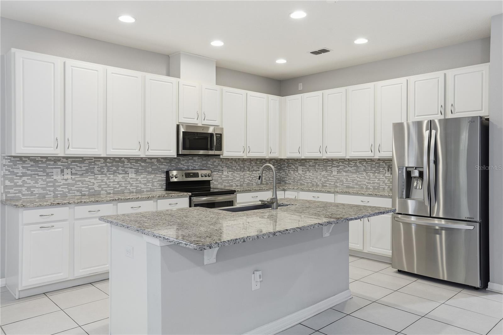 Image 6 of 52 For 4079 Lake Bosse View Drive