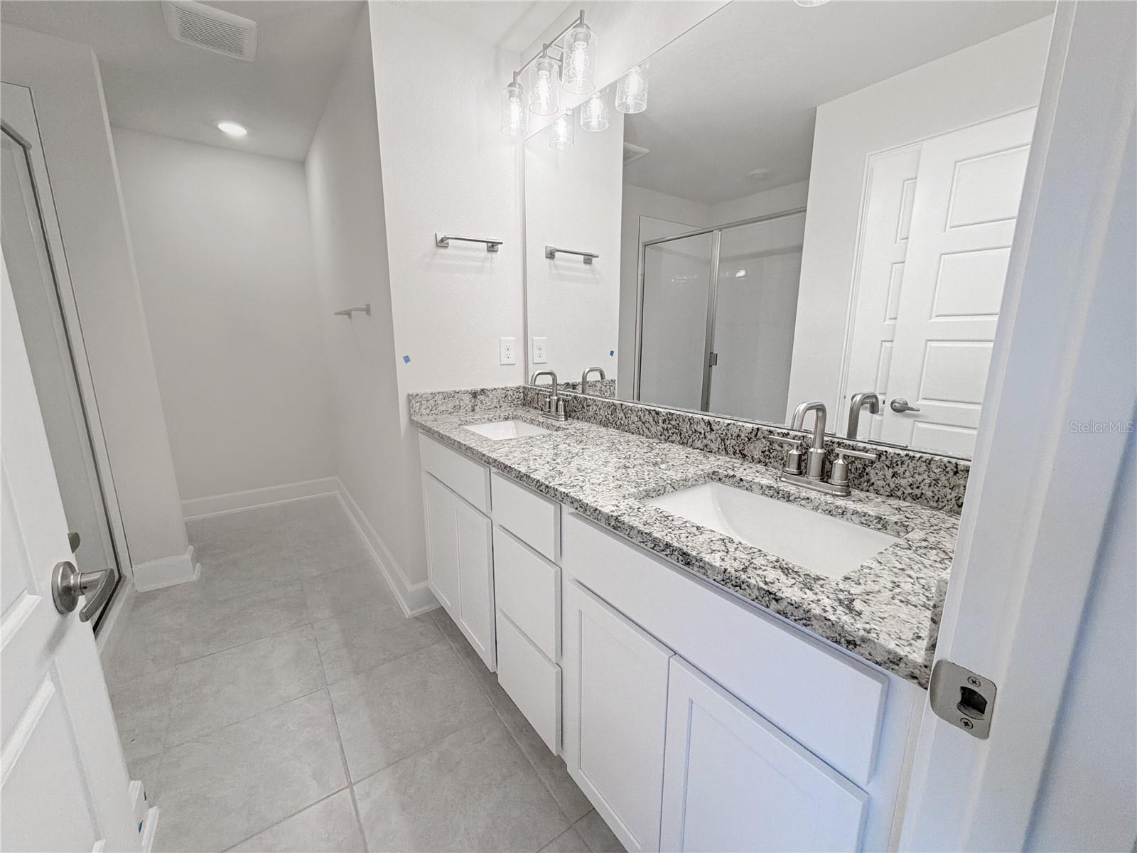 Image 13 of 18 For 7552 Bent Tree Loop