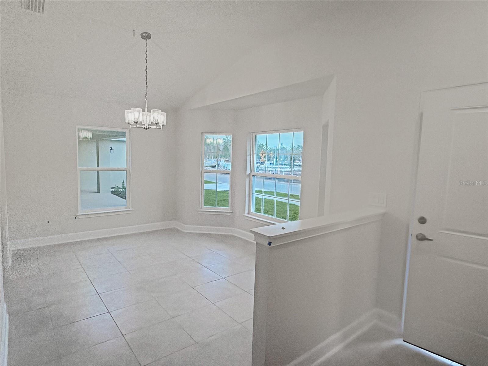 Image 2 of 18 For 7552 Bent Tree Loop