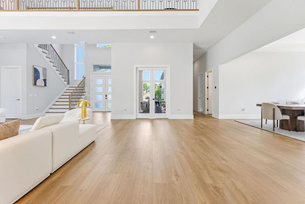 Image 10 of 100 For 15820 Pendio Drive