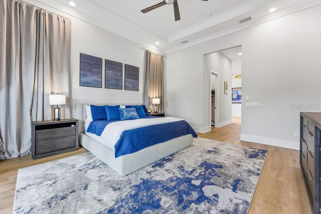 Image 31 of 100 For 15820 Pendio Drive