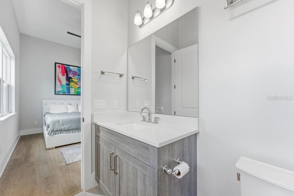 Image 45 of 100 For 15820 Pendio Drive