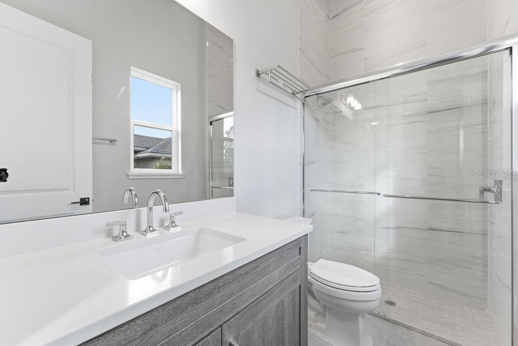 Image 46 of 100 For 15820 Pendio Drive