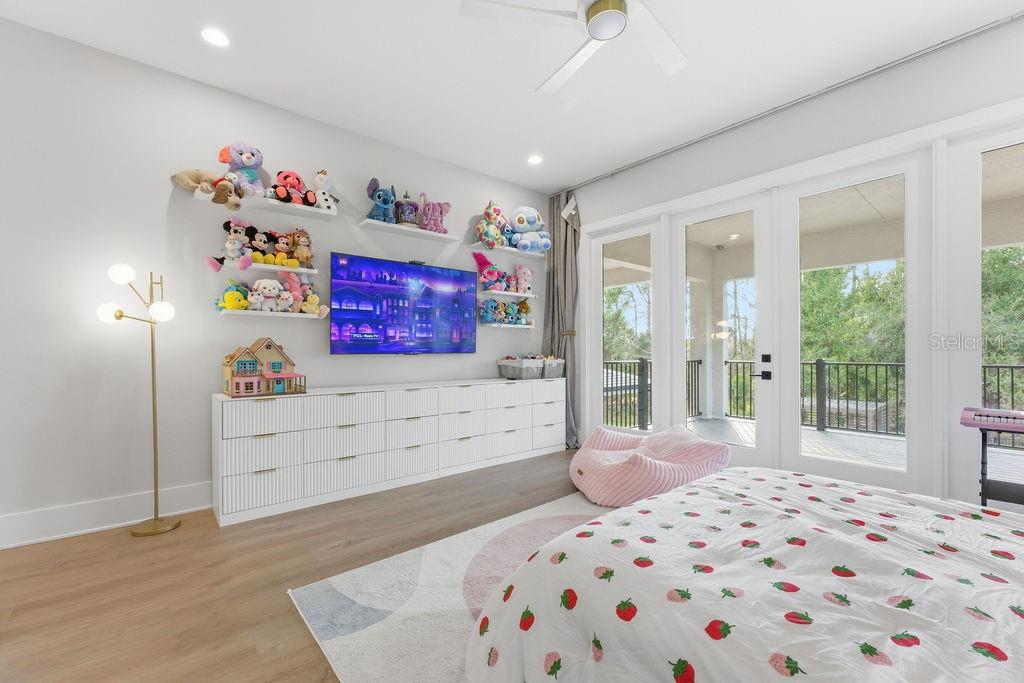 Image 62 of 100 For 15820 Pendio Drive