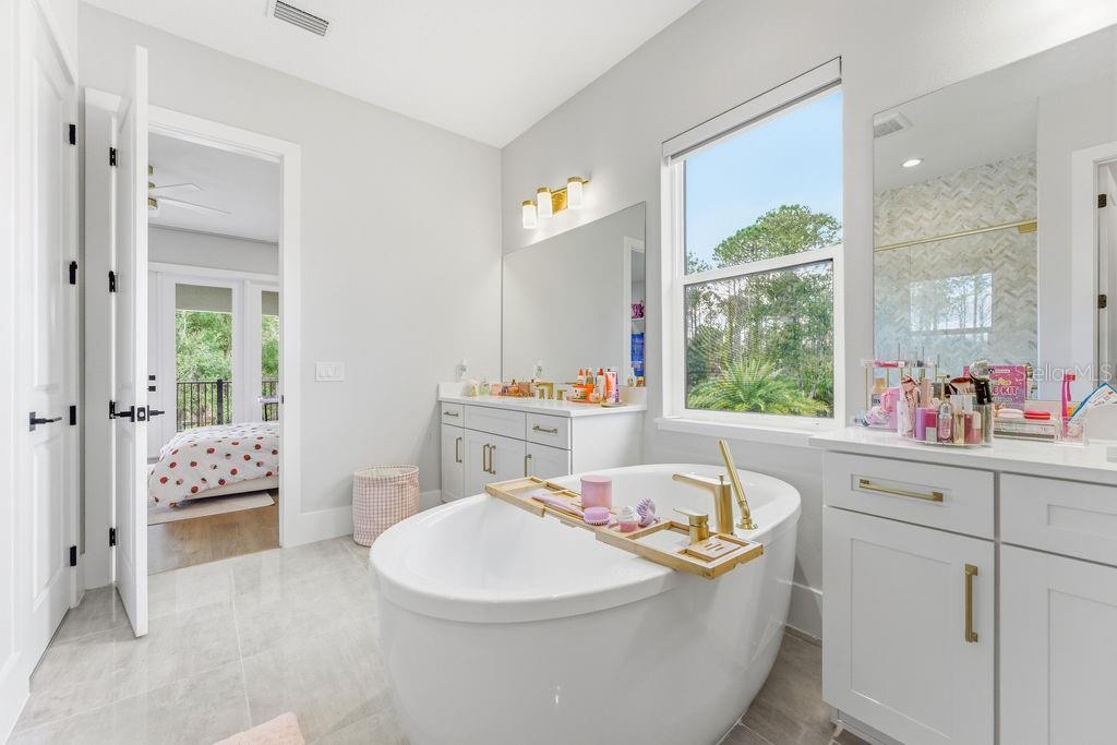 Image 67 of 100 For 15820 Pendio Drive