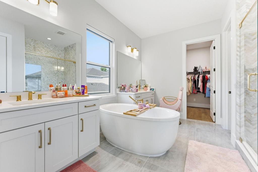 Image 70 of 100 For 15820 Pendio Drive