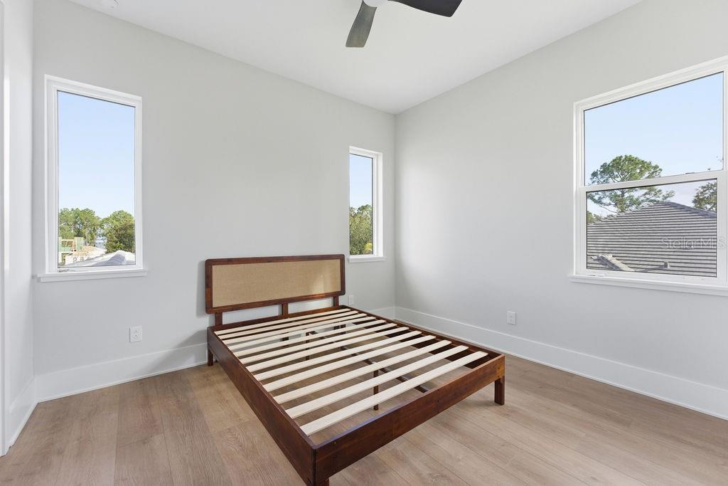 Image 71 of 100 For 15820 Pendio Drive