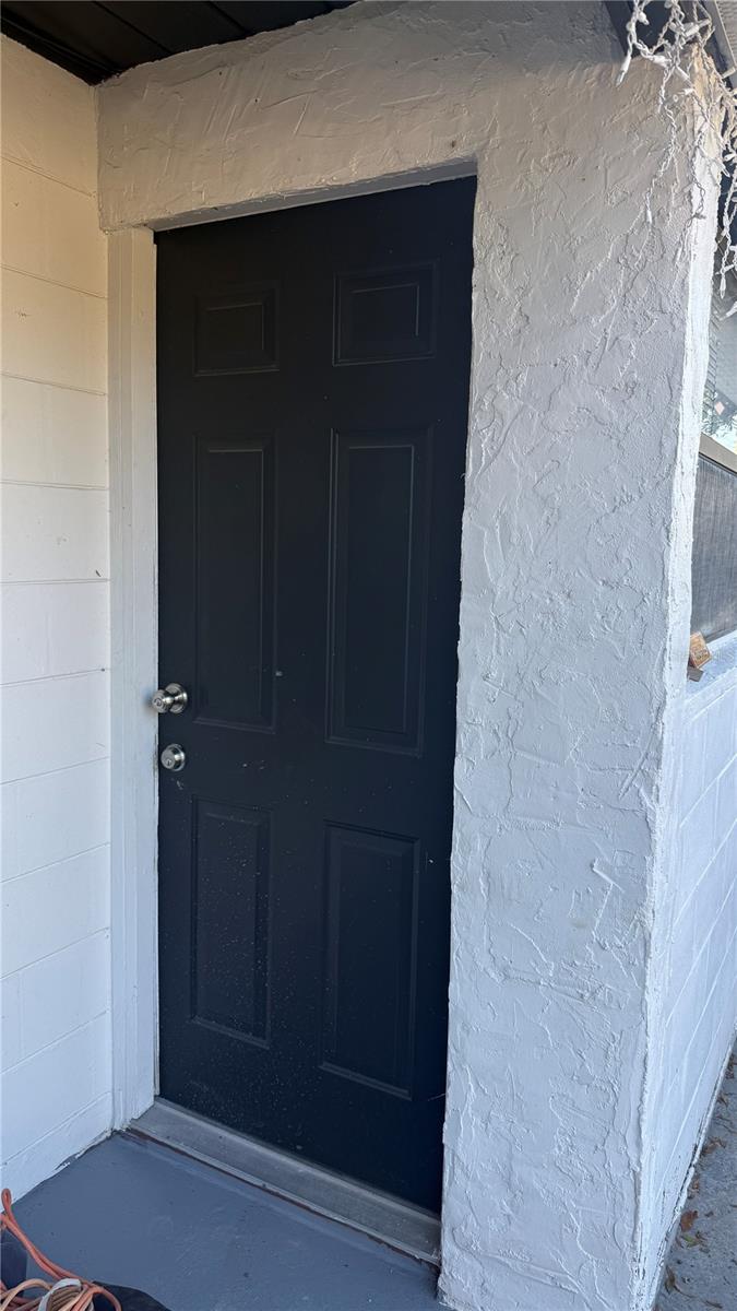 Image 2 of 11 For 1418 Queensway Road