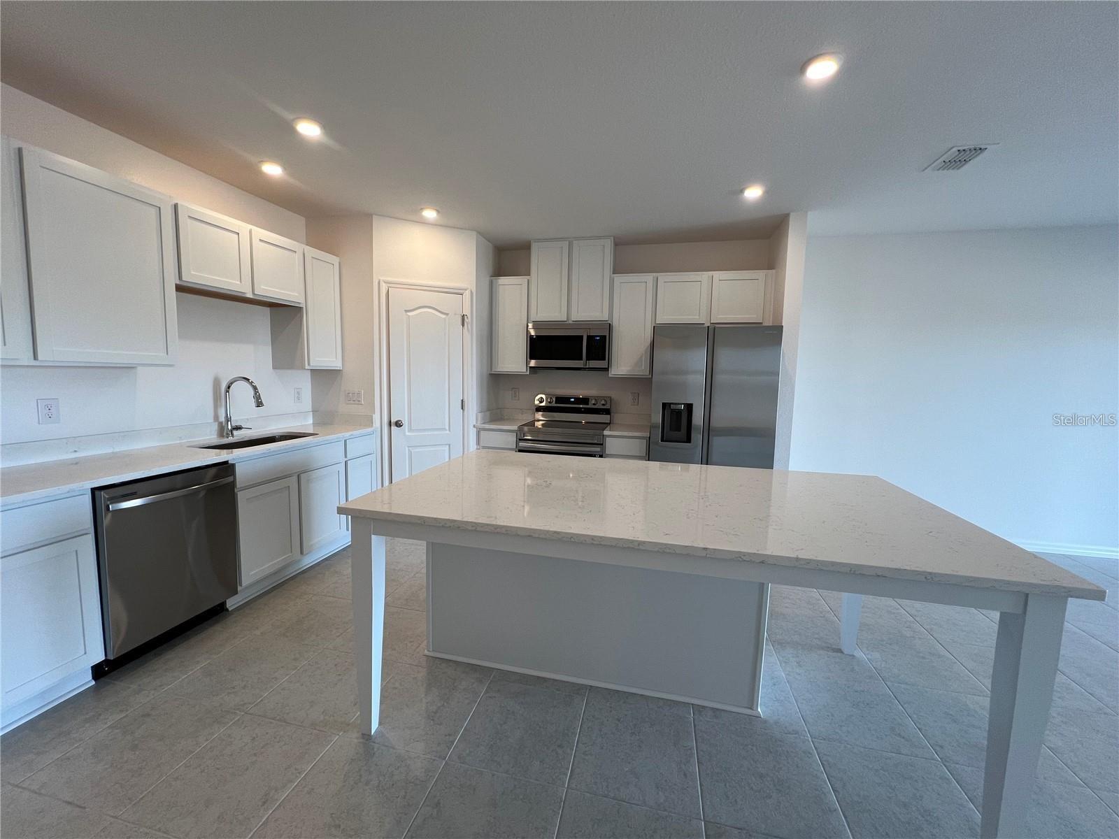 Image 3 of 9 For 32095 Pond Apple Bend