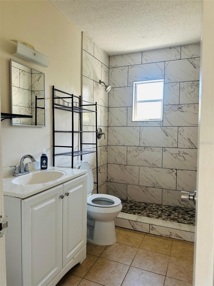 Image 12 of 25 For 2107 Vincent Road