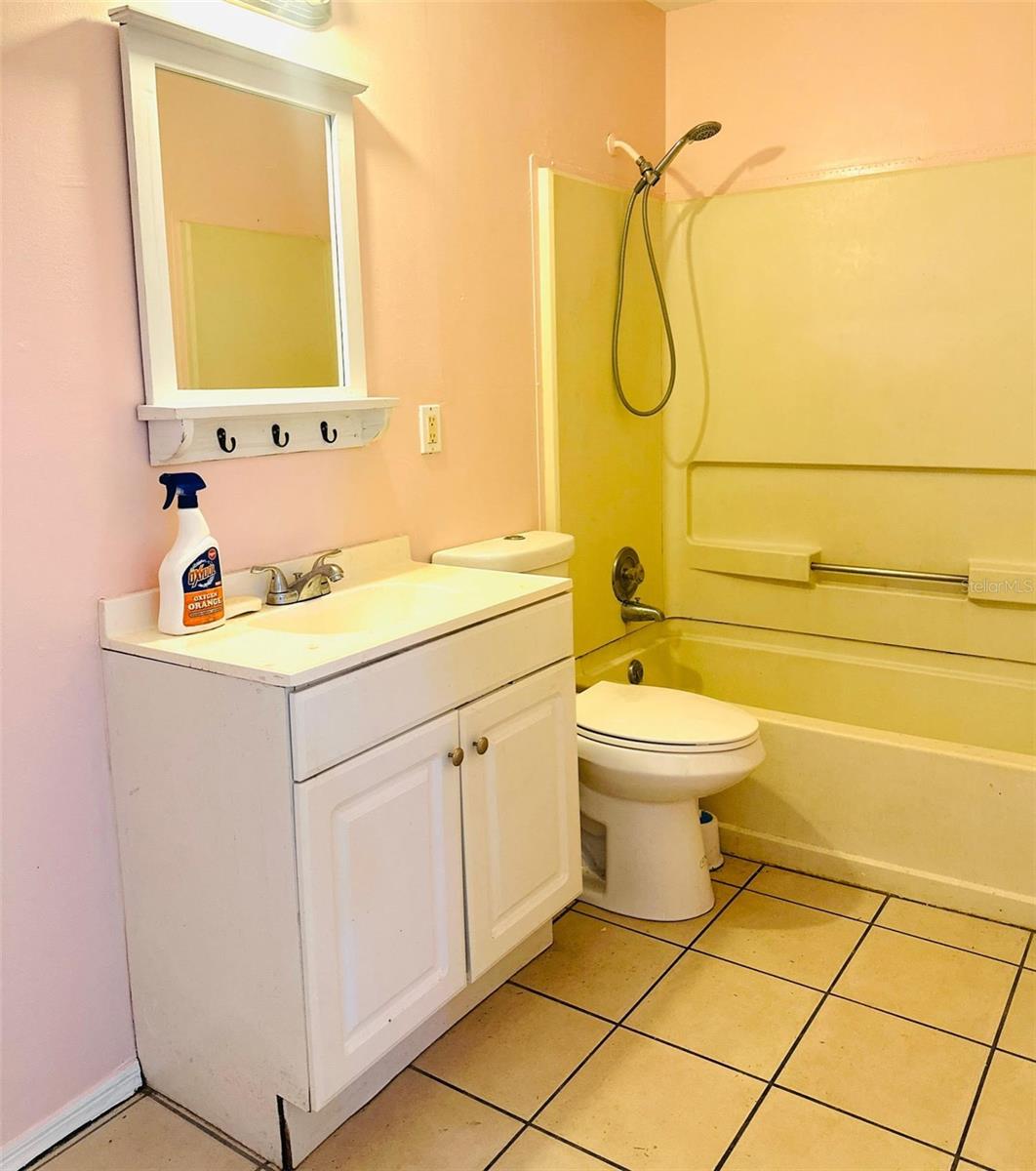 Image 19 of 25 For 2107 Vincent Road