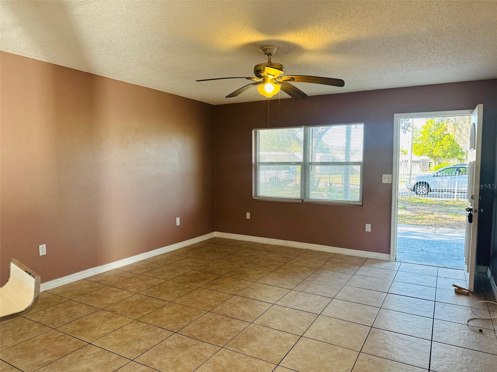 Image 8 of 25 For 2107 Vincent Road